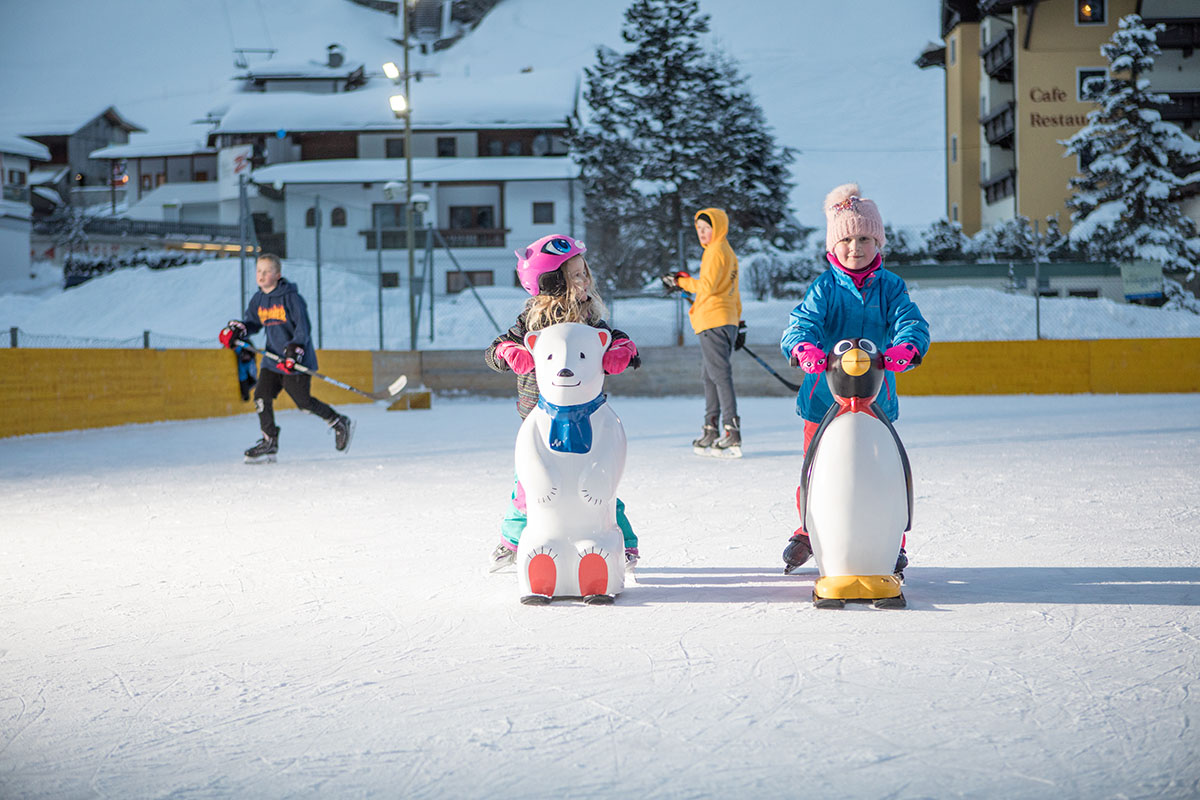 Eislaufen & Eisstockschiessen
